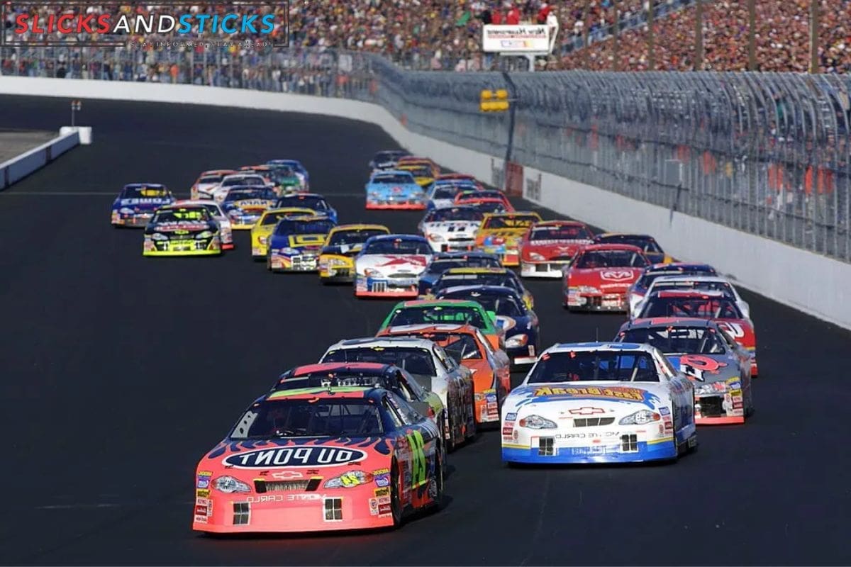 Thanksgiving Races in NASCAR (2)