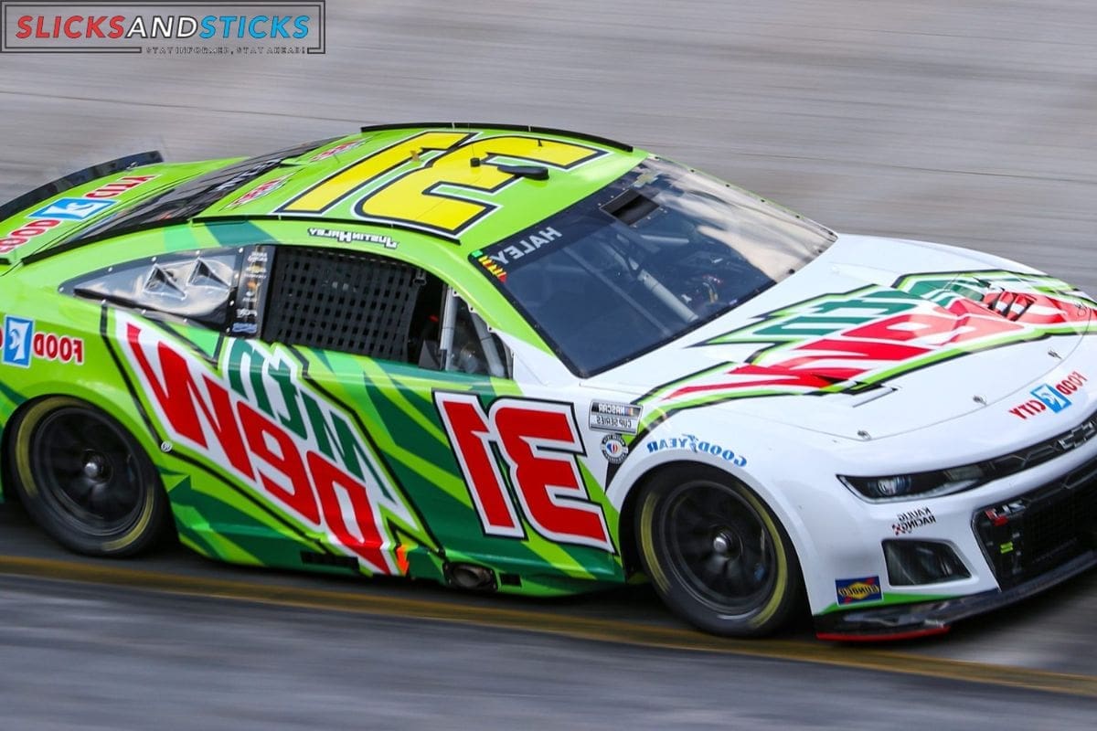Top 10 Iconic NASCAR Paint Schemes (2)