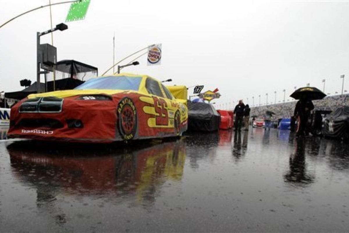 Daytona 500 Rain Delay (3)