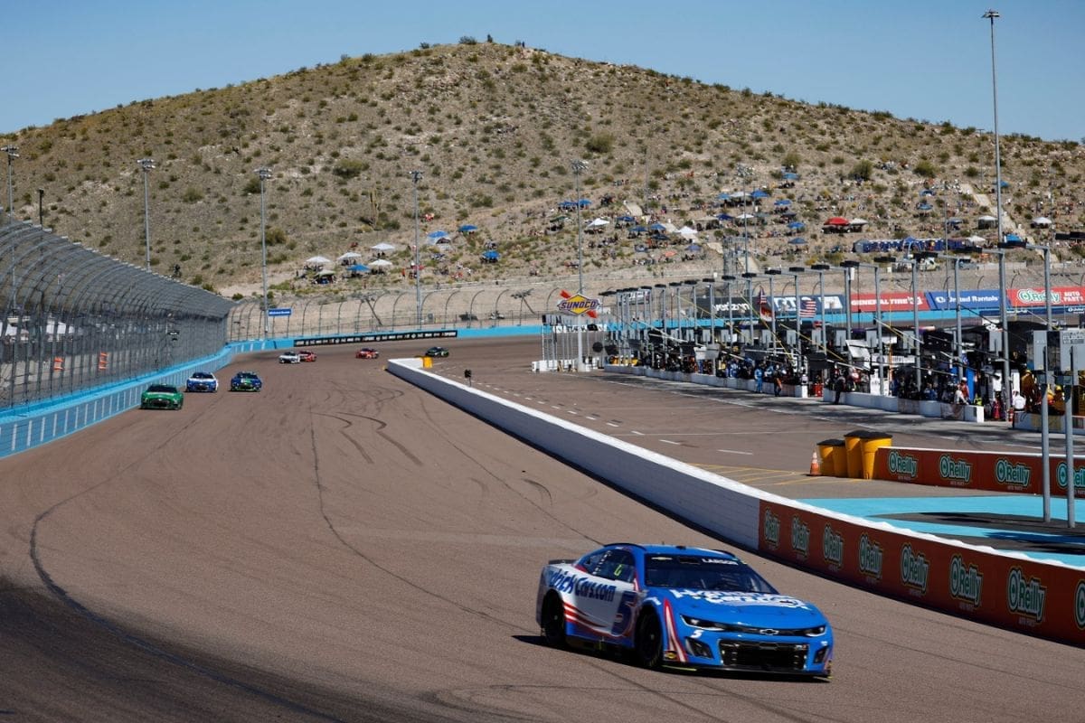NASCAR's Hot Return to the Wild West (3)
