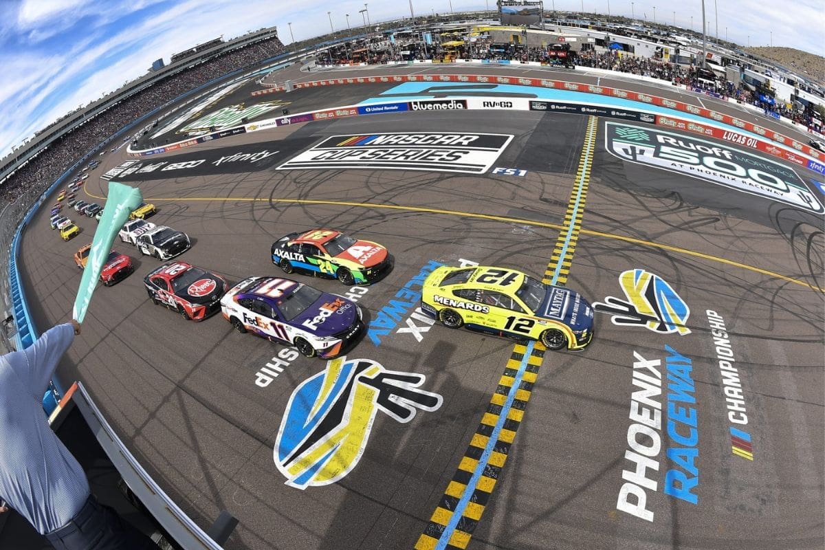 Phoenix Raceway Set to Host NASCAR Championship 2