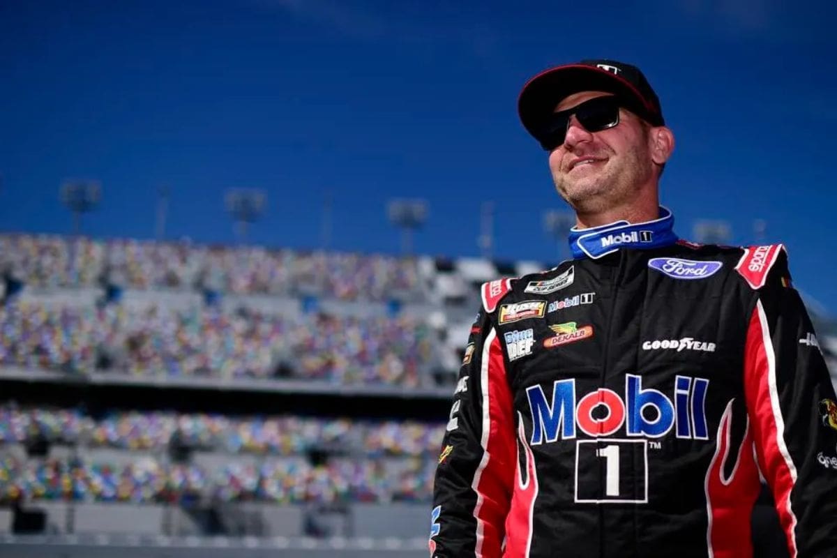 Clint Bowyer is Back (4)