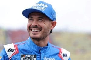 Kyle Larson Supports Christopher Bell(2)