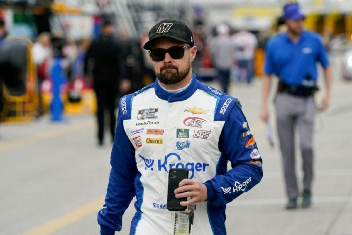 Ricky Stenhouse Jr. Takes Dig at Kyle Busch 2